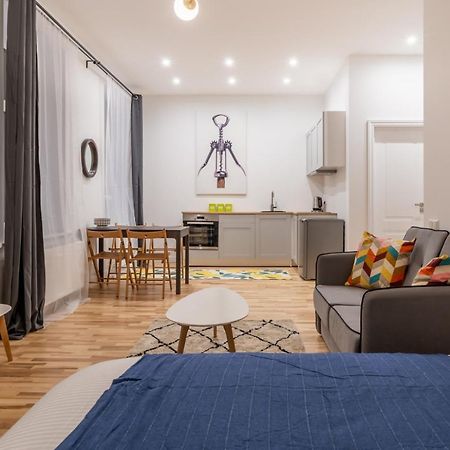 Lacplesa24 - Modern Studios In Riga City Center Екстер'єр фото