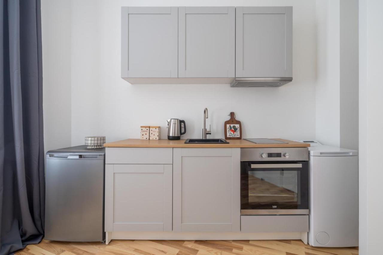 Lacplesa24 - Modern Studios In Riga City Center Екстер'єр фото