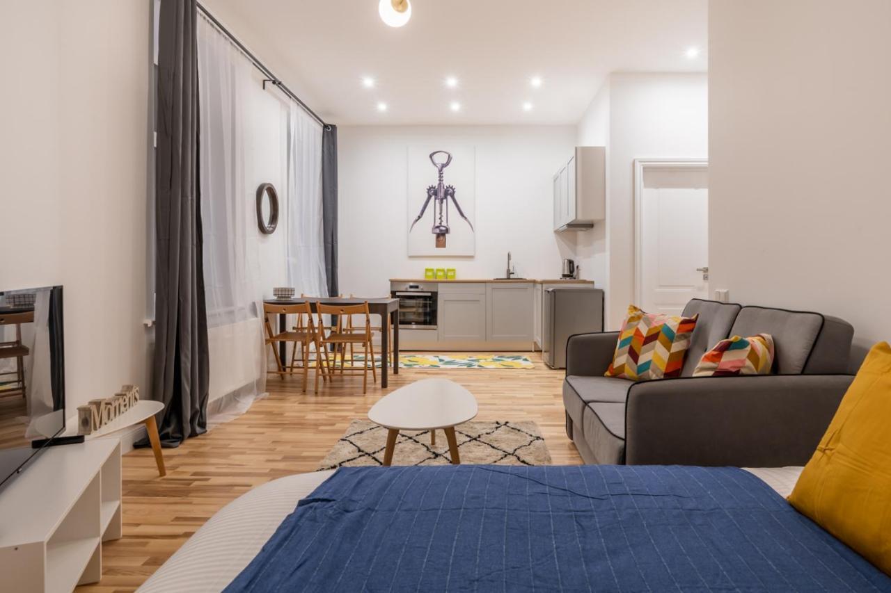 Lacplesa24 - Modern Studios In Riga City Center Екстер'єр фото