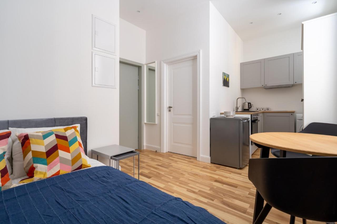 Lacplesa24 - Modern Studios In Riga City Center Екстер'єр фото