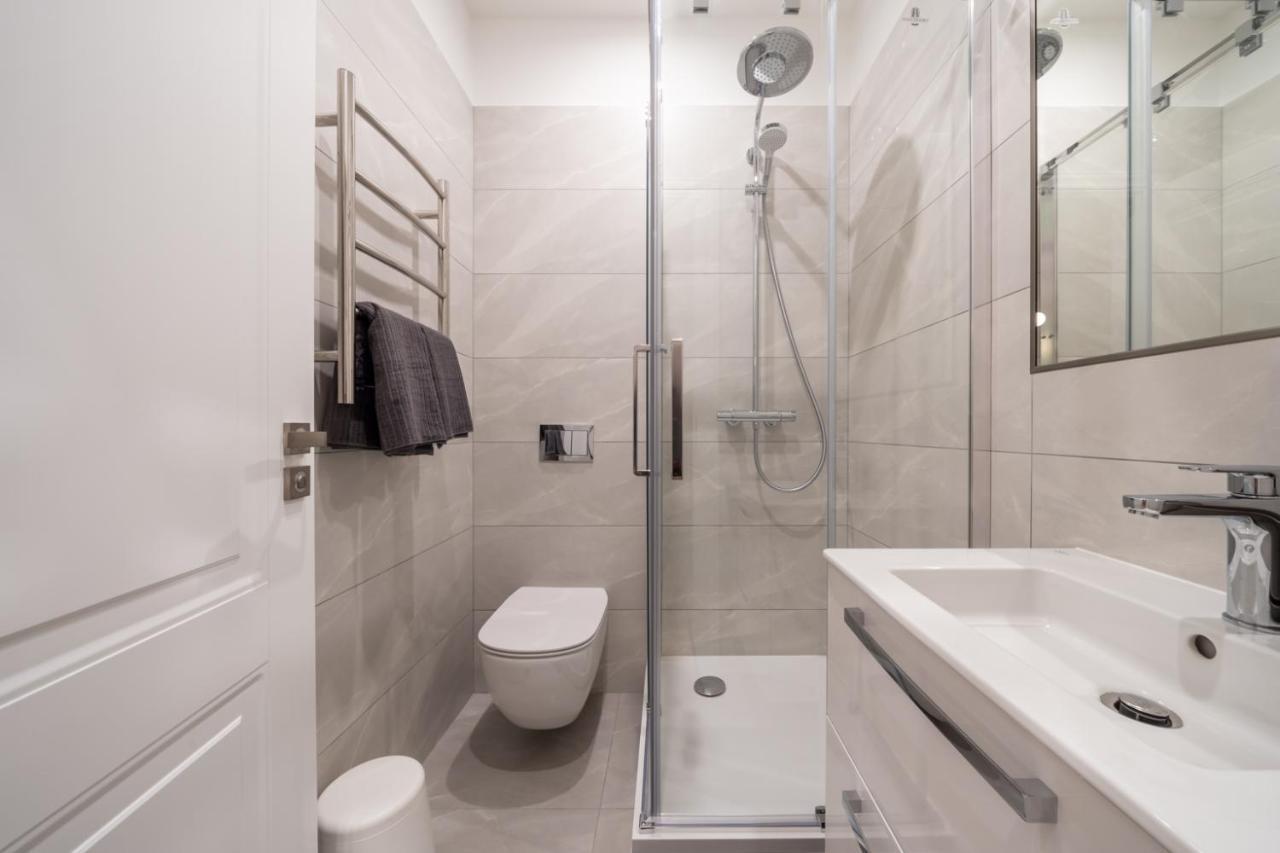 Lacplesa24 - Modern Studios In Riga City Center Екстер'єр фото