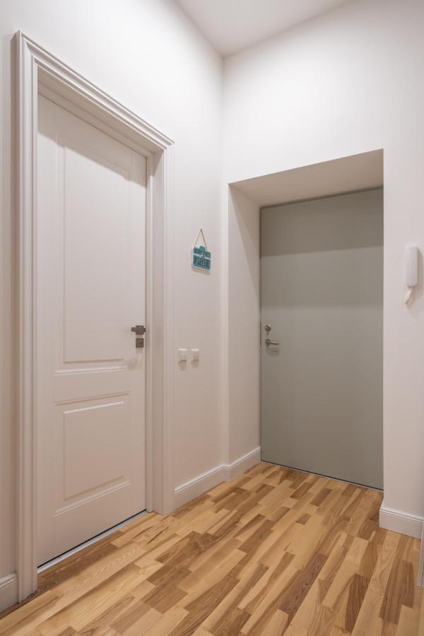 Lacplesa24 - Modern Studios In Riga City Center Екстер'єр фото