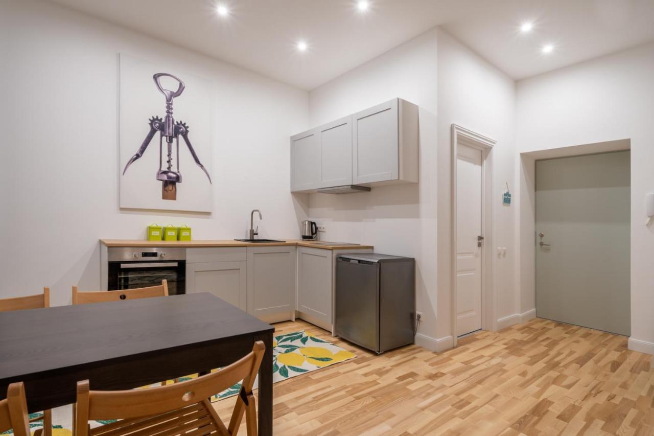 Lacplesa24 - Modern Studios In Riga City Center Екстер'єр фото