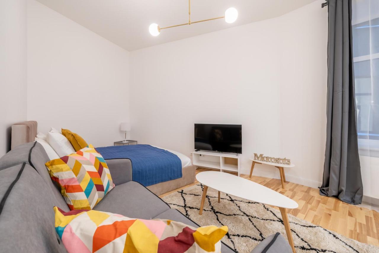 Lacplesa24 - Modern Studios In Riga City Center Екстер'єр фото