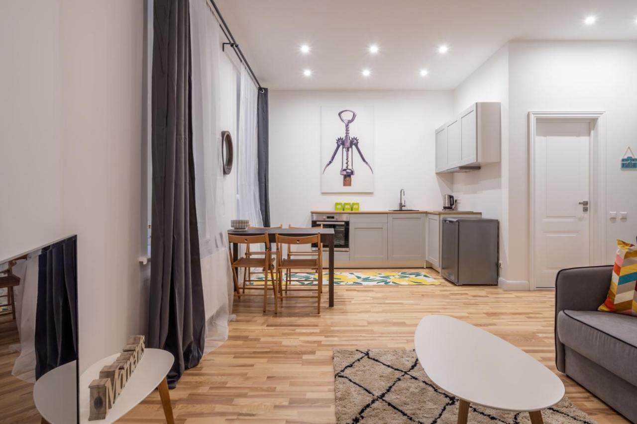 Lacplesa24 - Modern Studios In Riga City Center Екстер'єр фото
