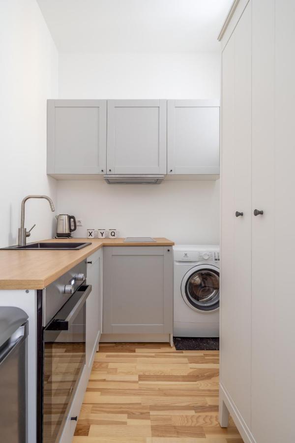 Lacplesa24 - Modern Studios In Riga City Center Екстер'єр фото