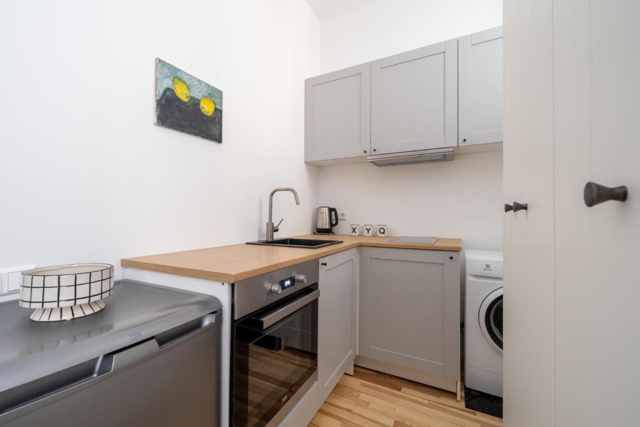Lacplesa24 - Modern Studios In Riga City Center Екстер'єр фото