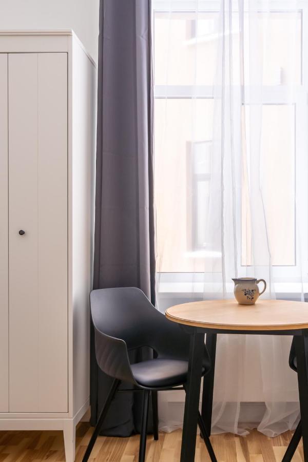 Lacplesa24 - Modern Studios In Riga City Center Екстер'єр фото