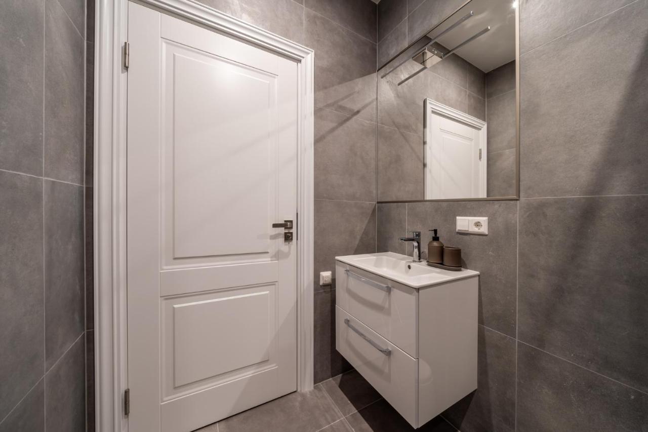 Lacplesa24 - Modern Studios In Riga City Center Екстер'єр фото