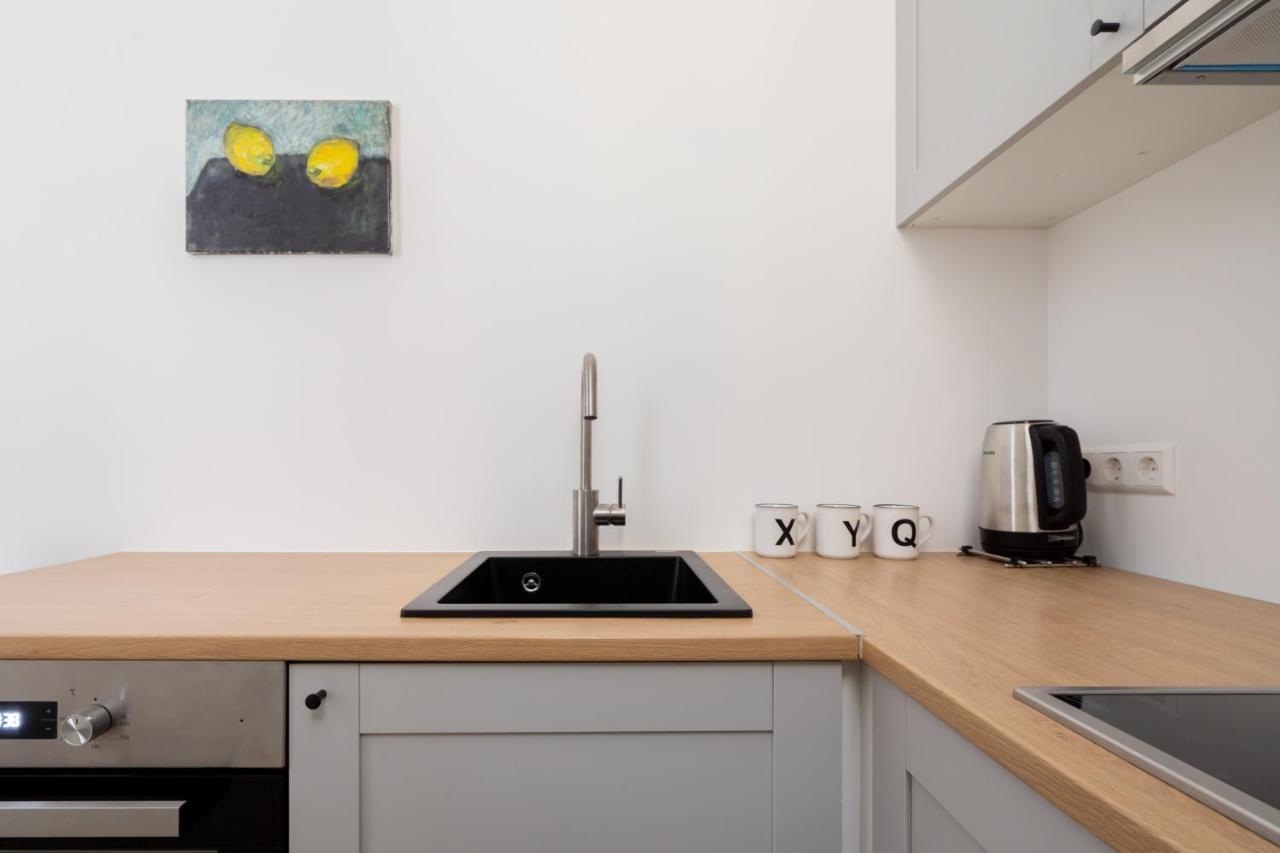 Lacplesa24 - Modern Studios In Riga City Center Екстер'єр фото